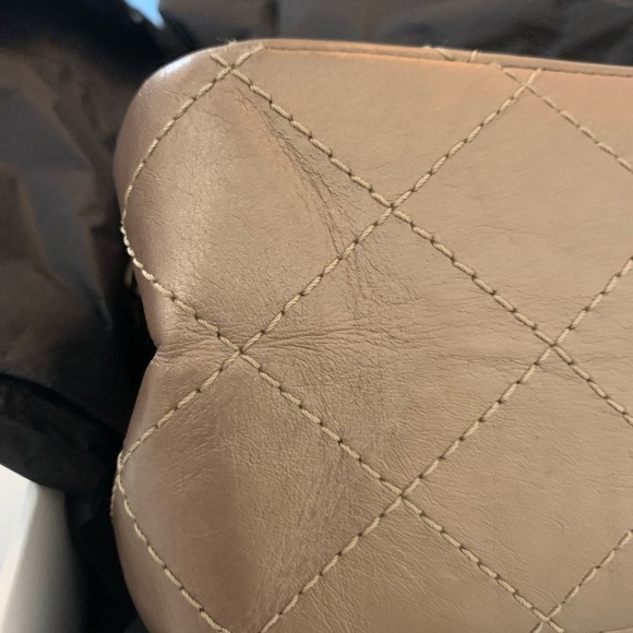 Chanel reissue metallic bag in very good condition. Box, dust bag included. - Picture 3 of 4